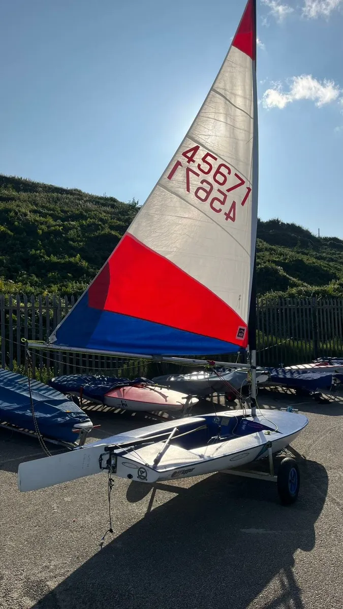 Topper Sailing Dinghy 45671 - Sprint Race Spec - Image 1