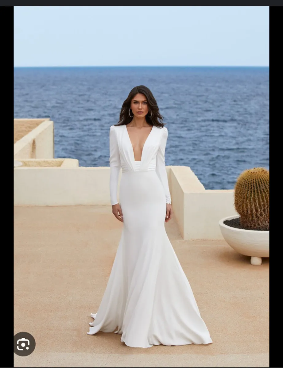 Wedding dress - Image 1