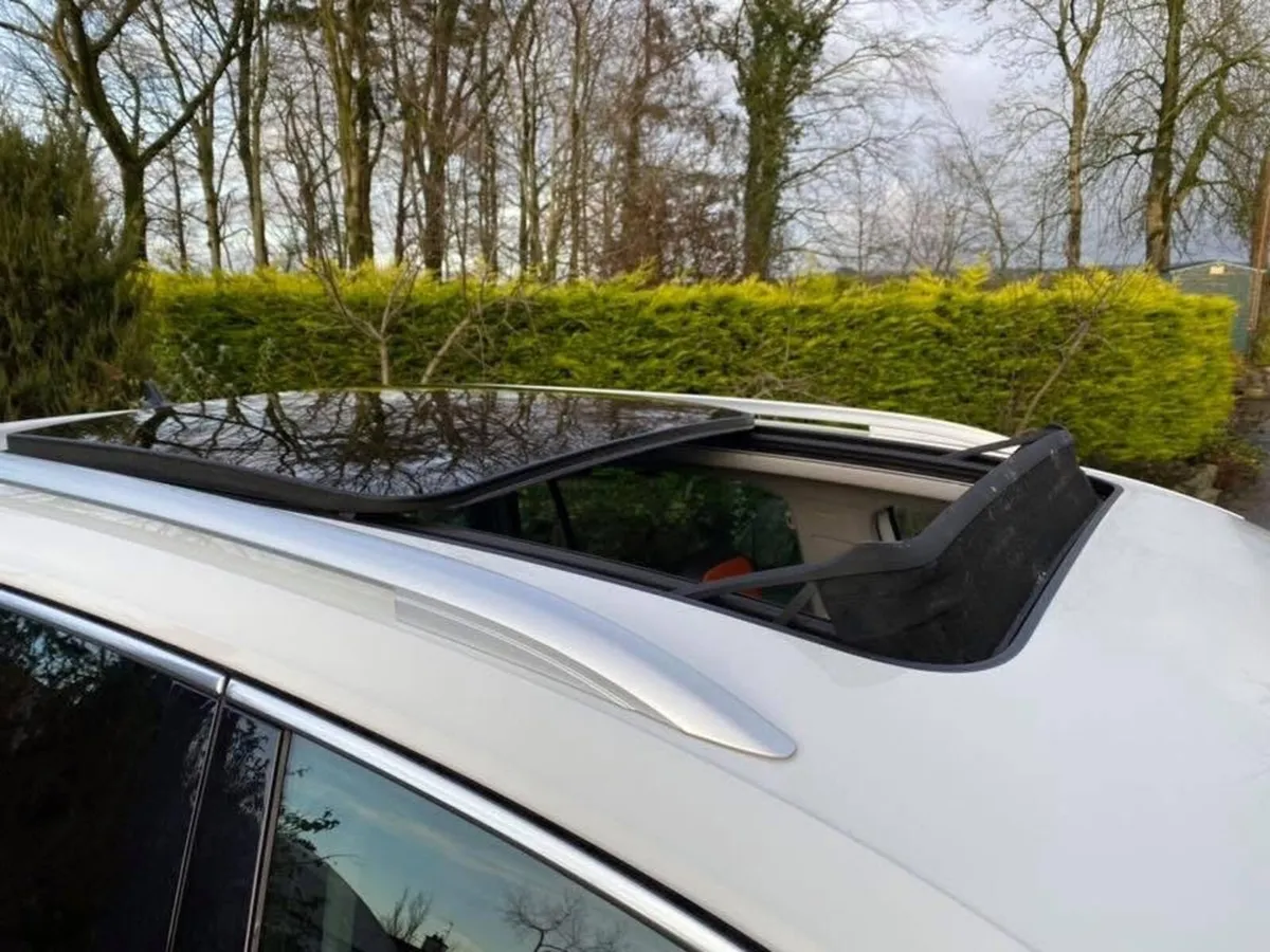 Volkswagen Tiguan 2017 - Image 2
