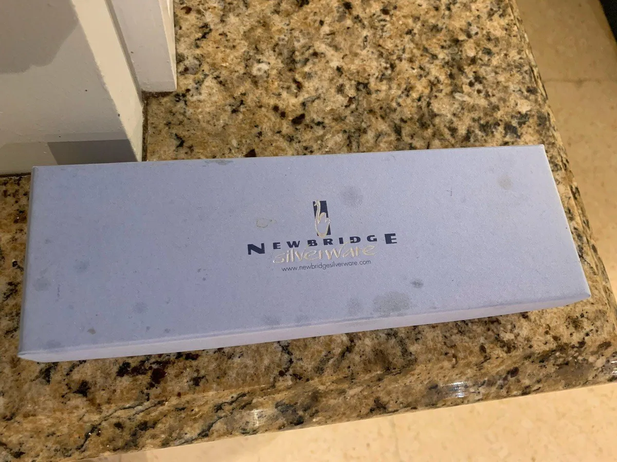 Newbridge silverware napkin holders - Image 2