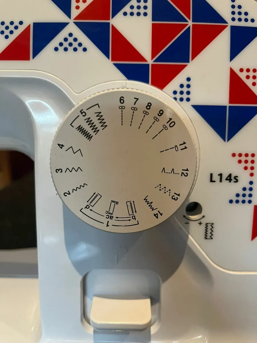 Brother L14S Sewing machine - Image 3