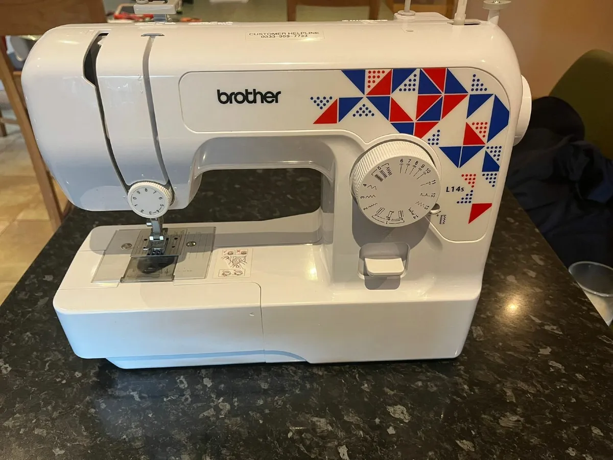 Brother L14S Sewing machine - Image 4