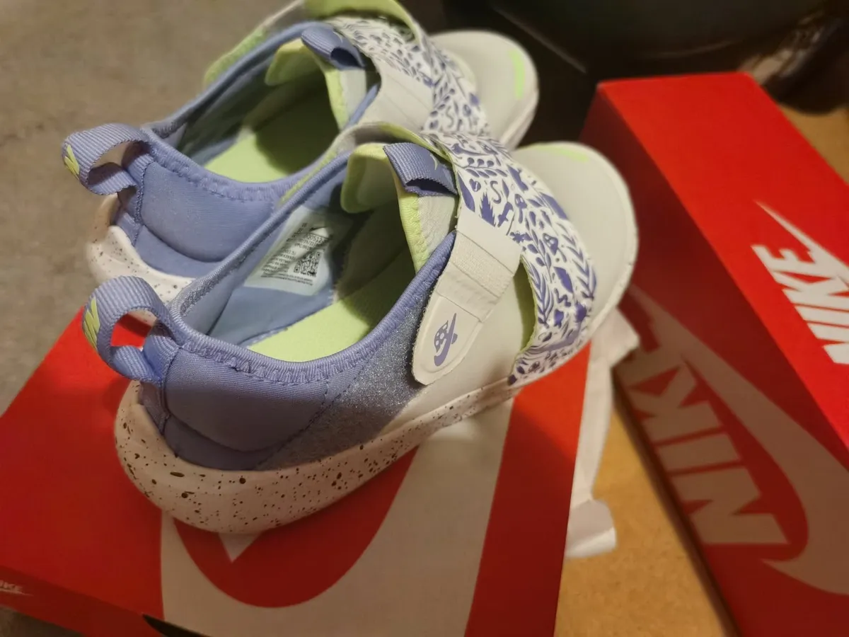 Nike Flex advance se Uk2.5 New for Boys and Girls - Image 3