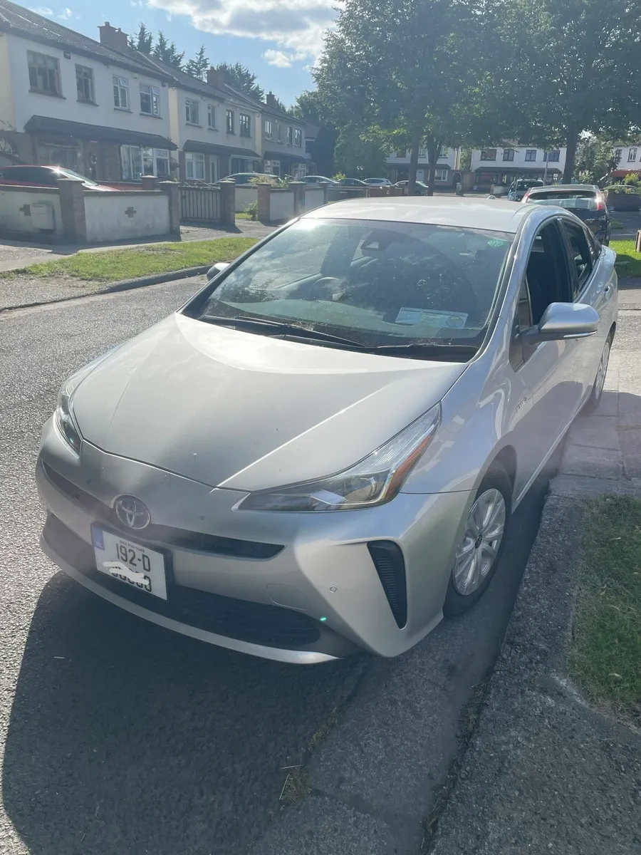 Toyota Prius 2019 - Image 2