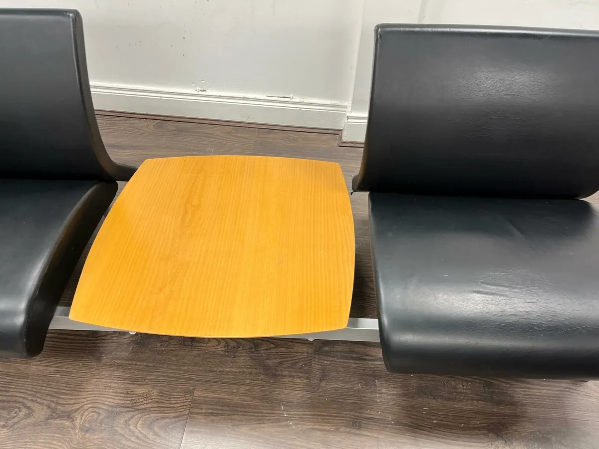 Leather seats with center table - Image 3