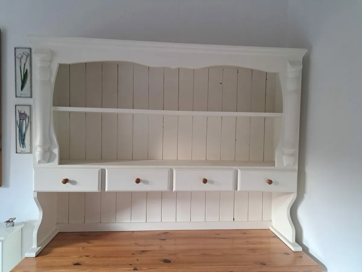 Stylish dresser topper