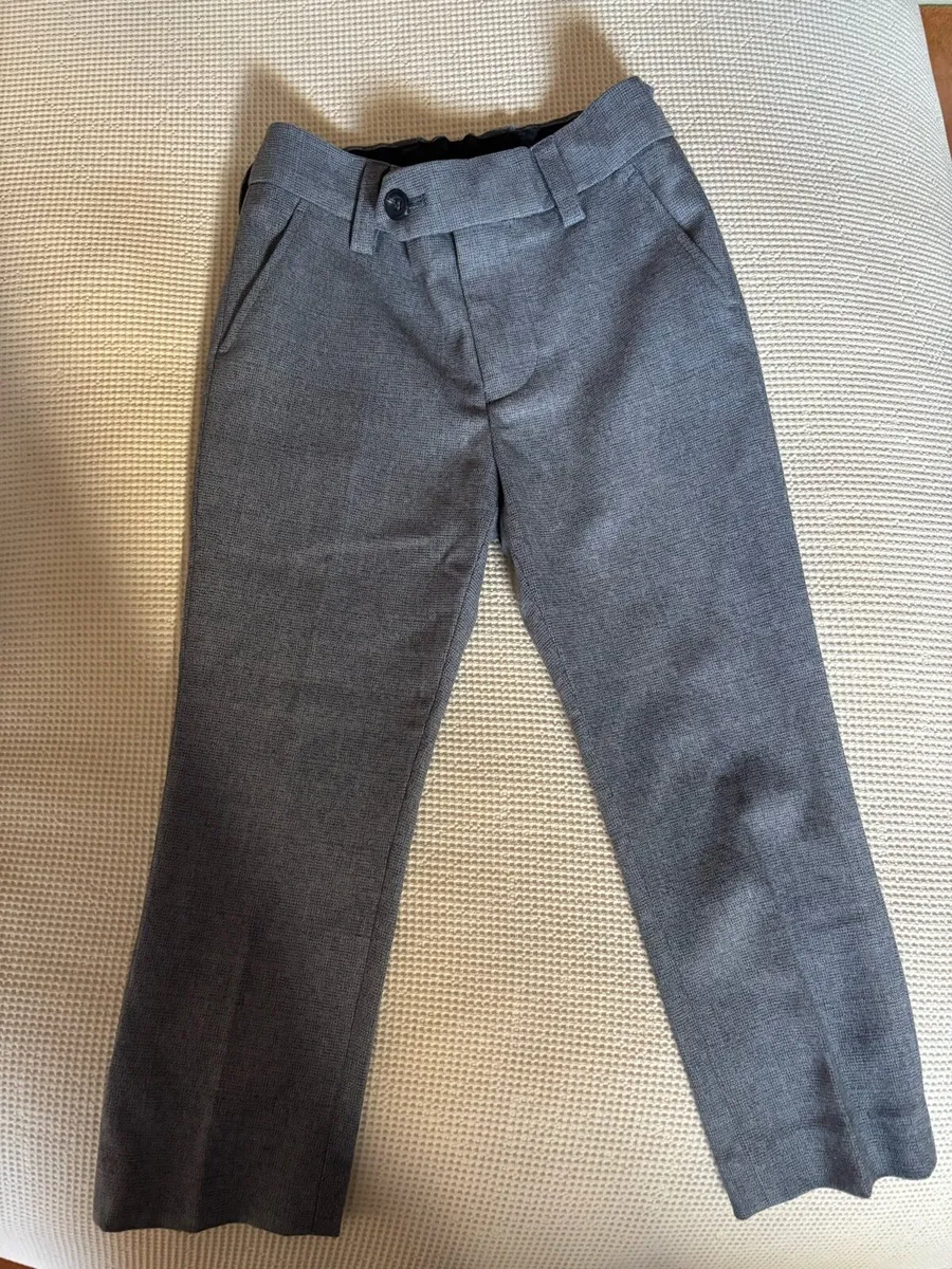 Boys suit age 3-4 - Image 1