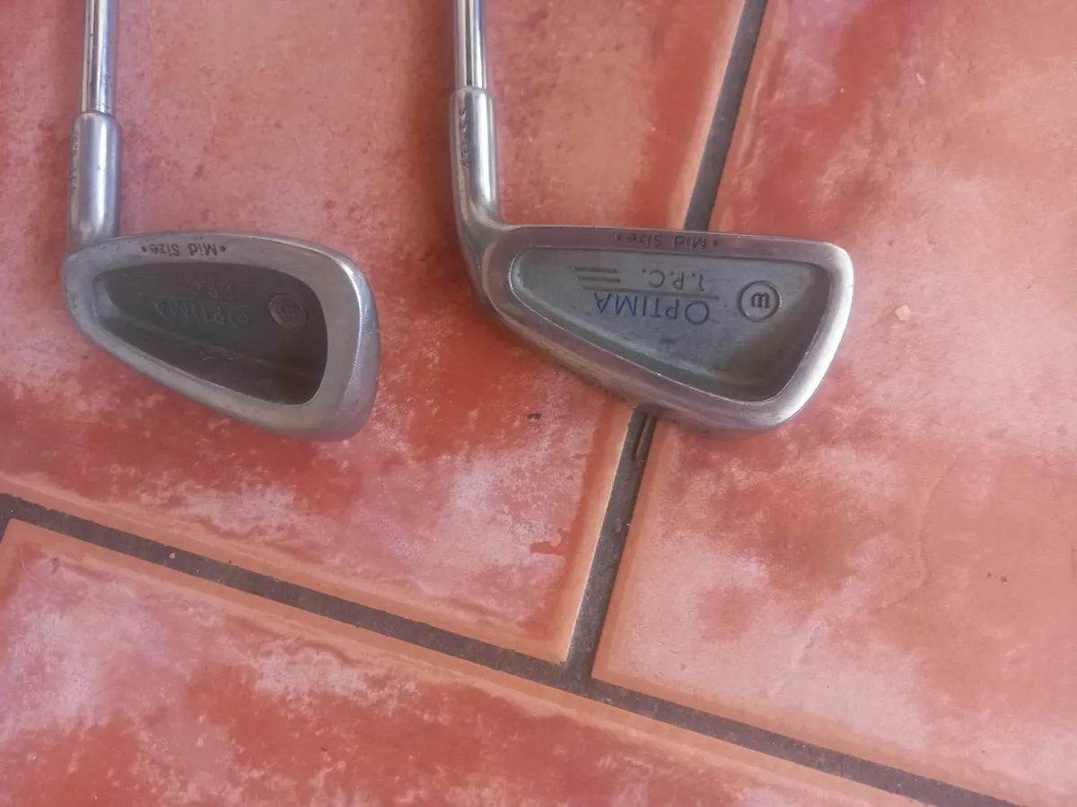Golf clubs, bag and trolley - Image 4