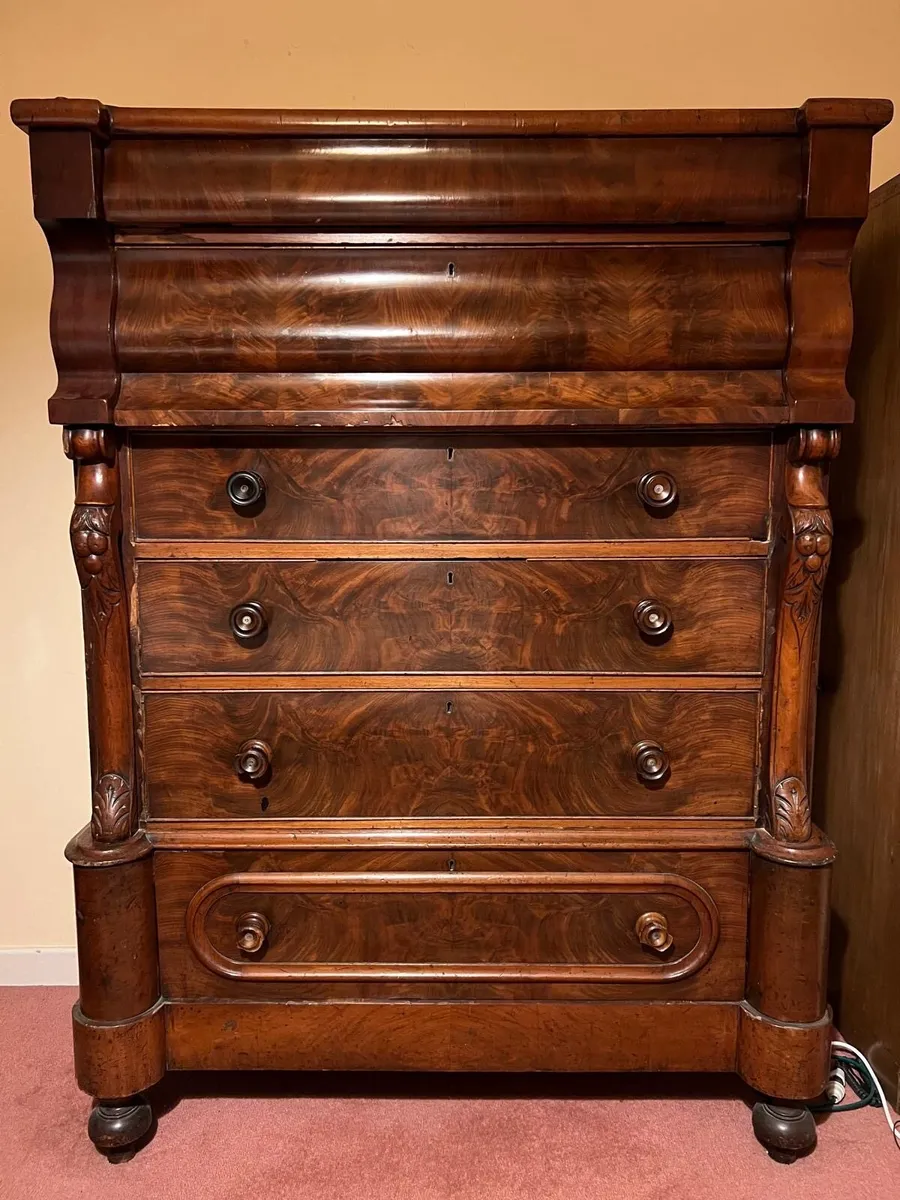 Chest of drawers - Image 1