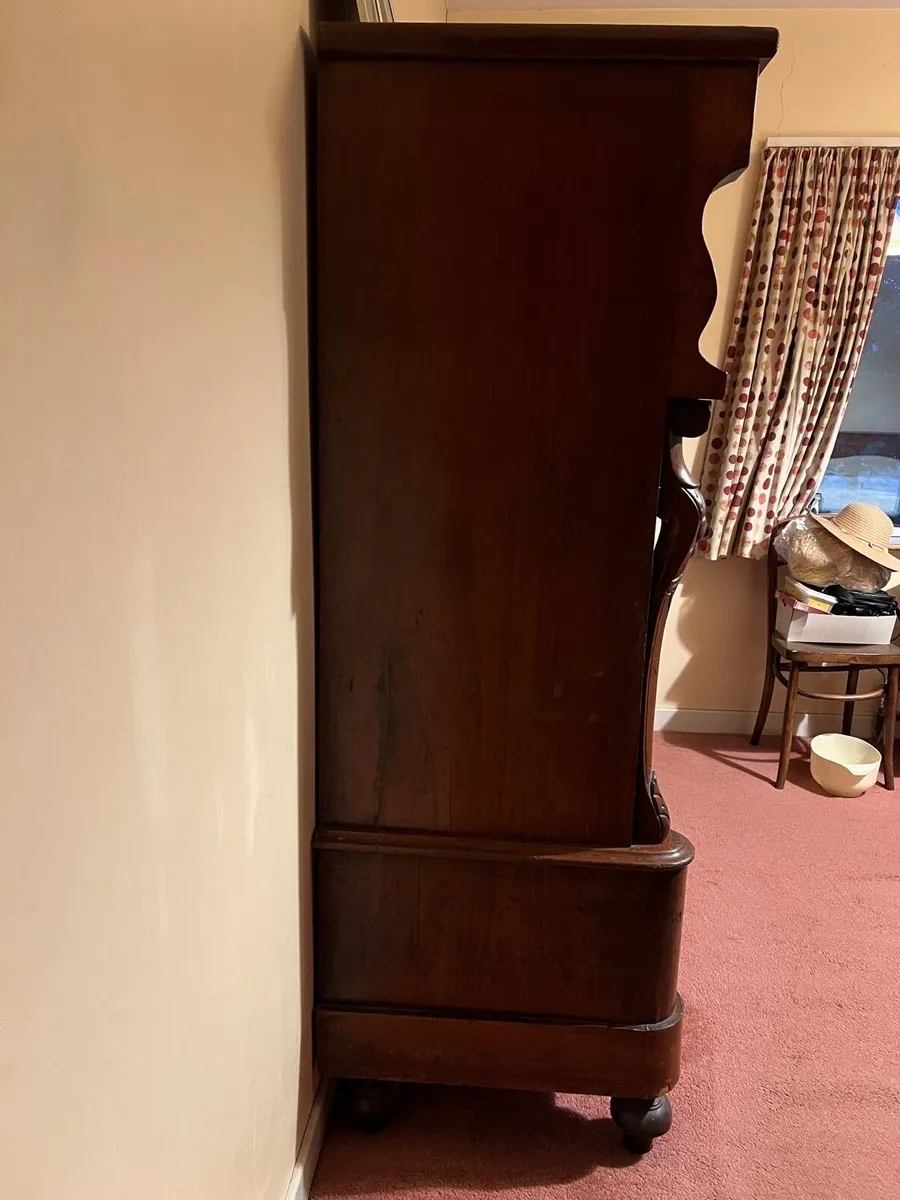 Chest of drawers - Image 2