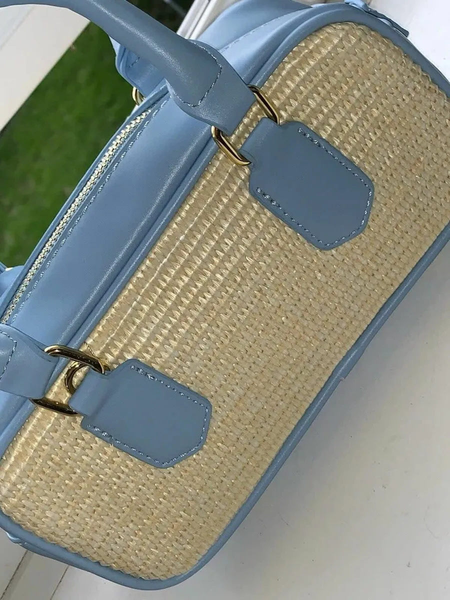 Miu Miu Matelasse Shoulder Bag Shoulder Strap Blue - Image 2