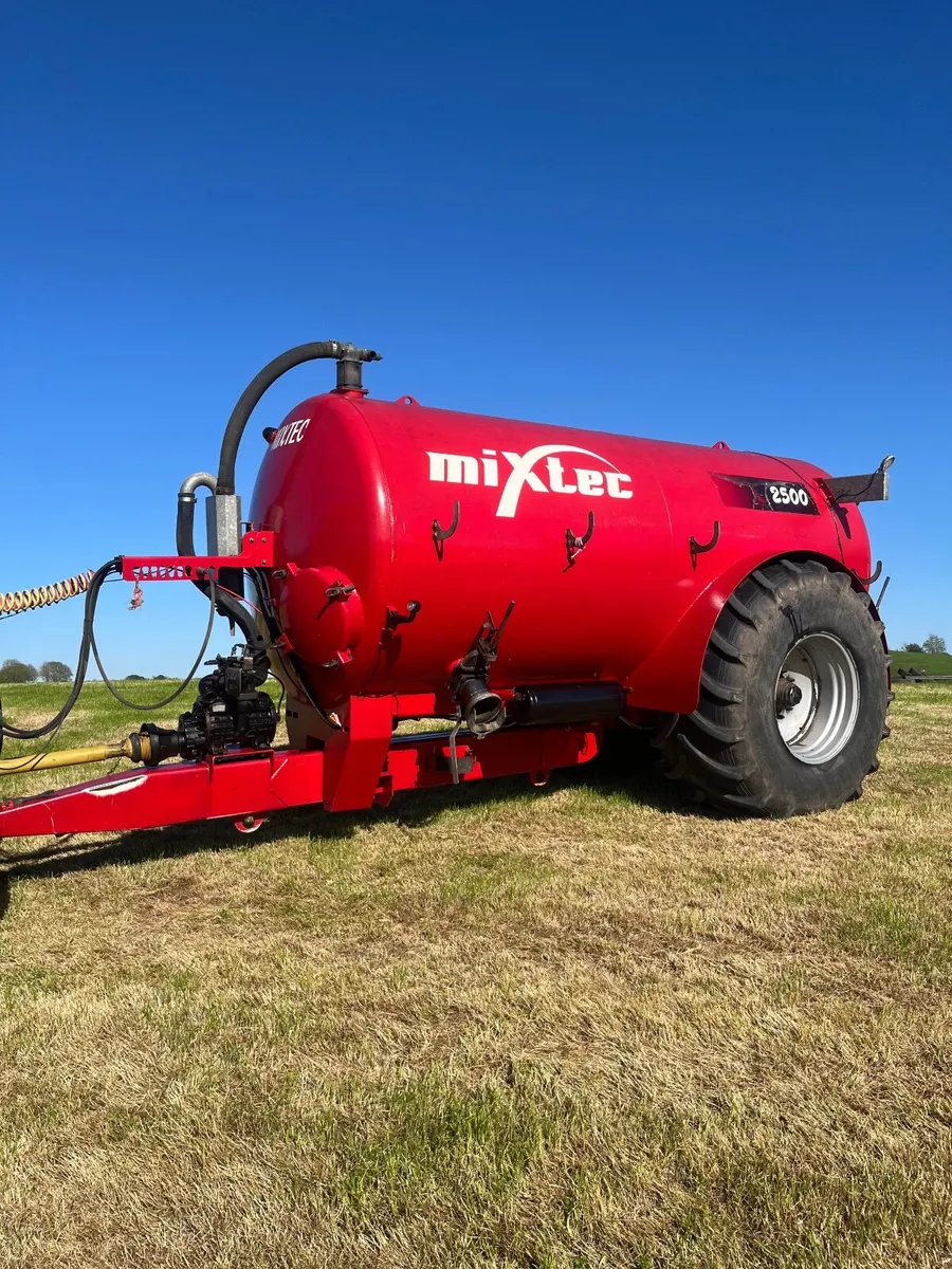 Slurry tanker - Image 1