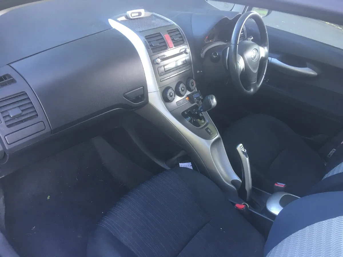 Toyota Auris 2009 - Image 3