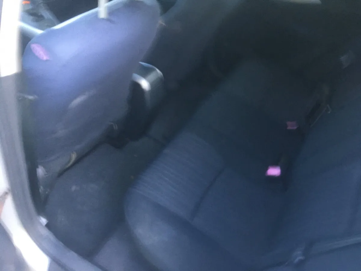 Toyota Auris 2009 - Image 4