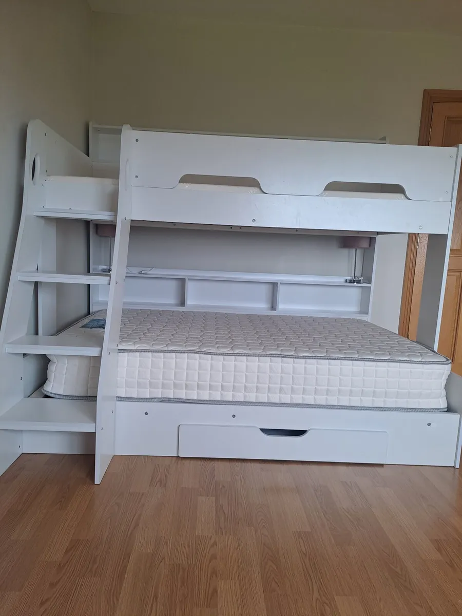 Bunk beds - Image 1