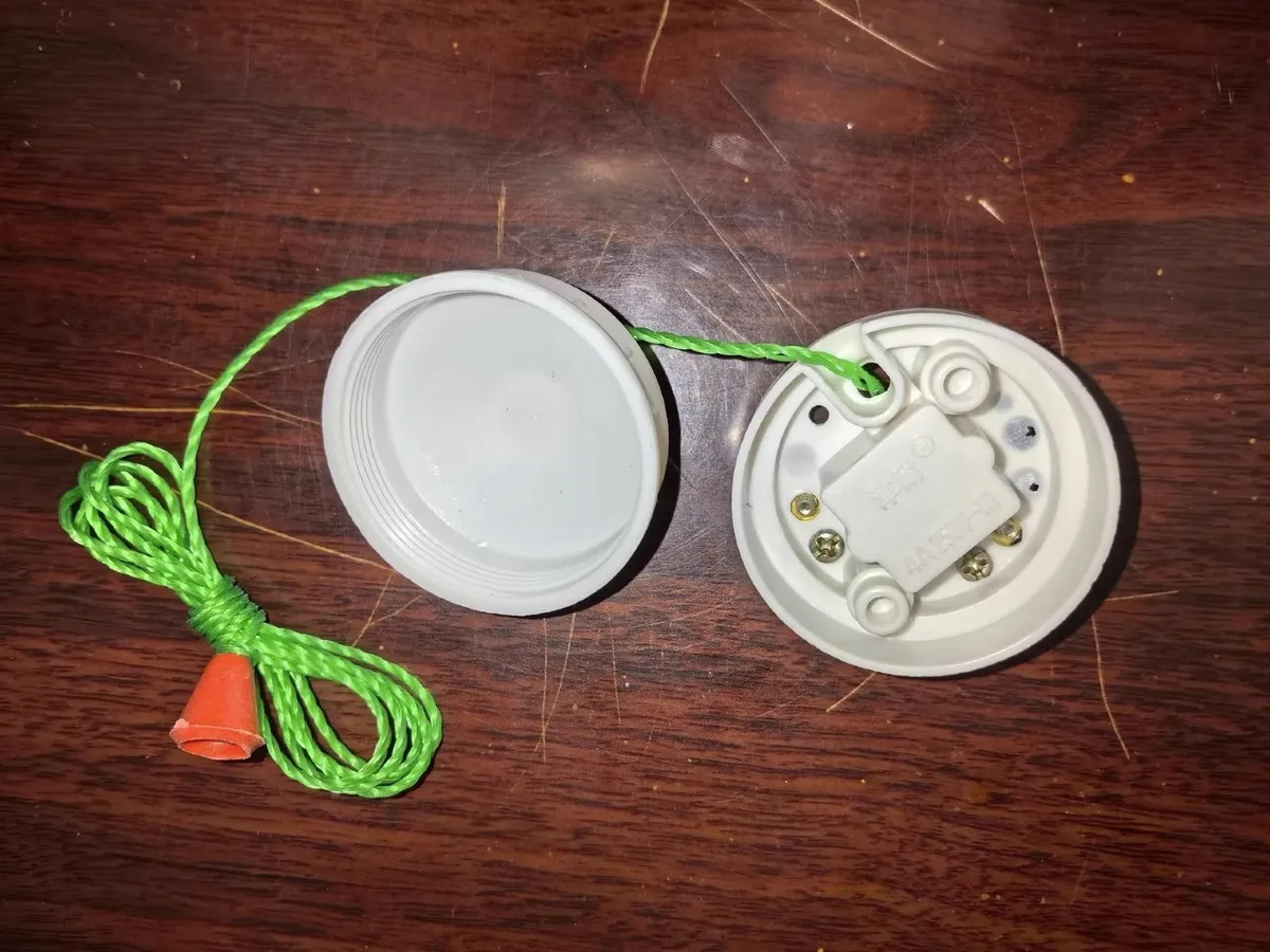 Pull cord switch - Image 2
