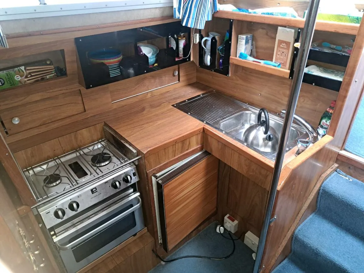 Princess 33 - Image 2