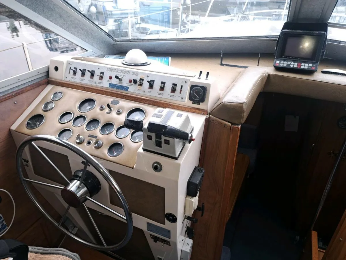 Princess 33 - Image 4