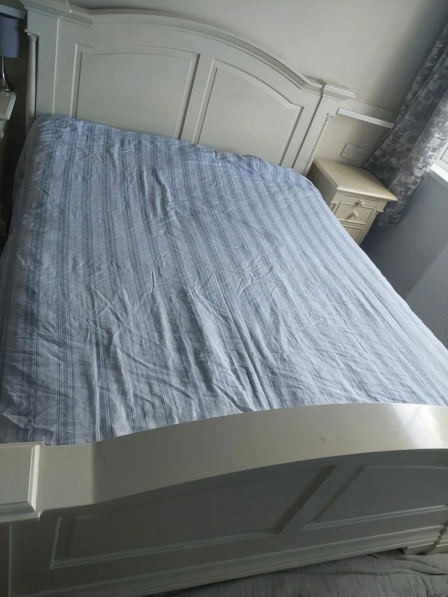 Bed frame and lockers - Image 3