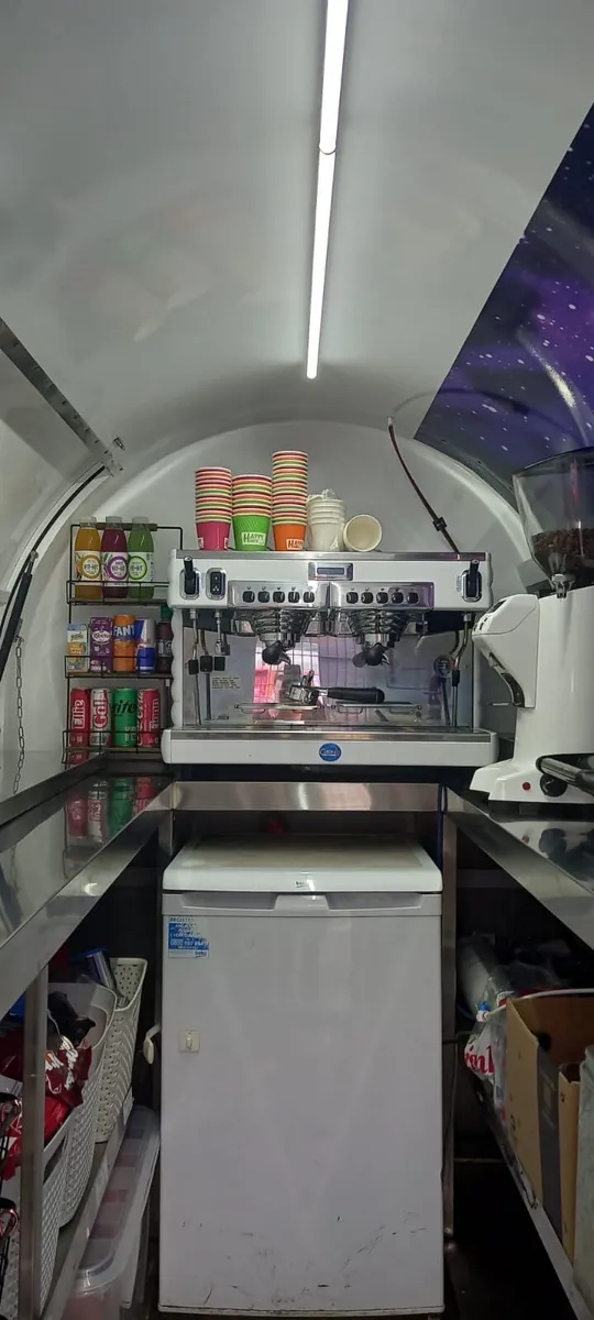 Catering trailer - Image 4