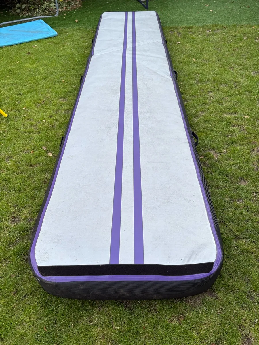 Air Track - Image 1