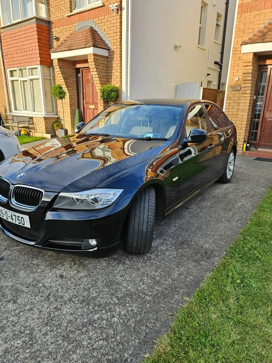 BMW 3-Series 2009 - Image 4