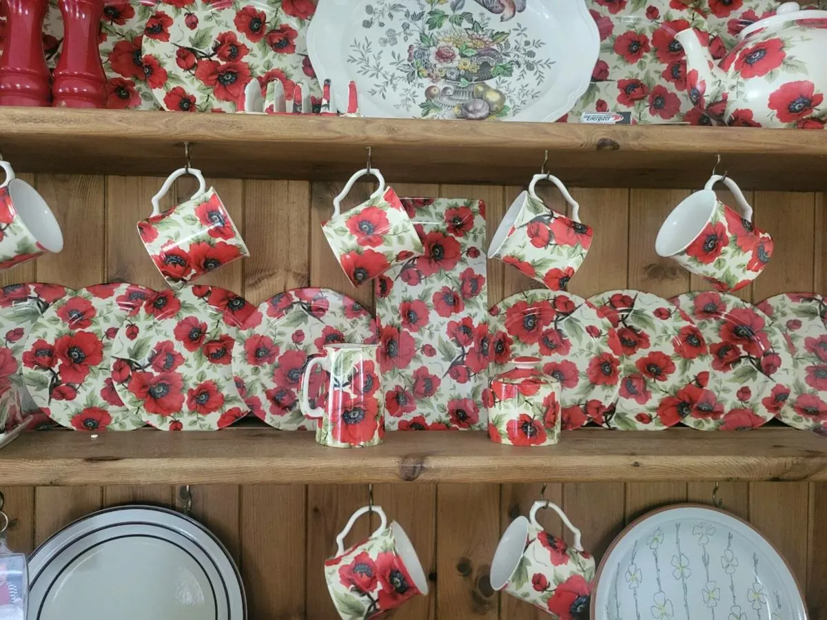 Shannonbridge 28 piece  tea set . - Image 1