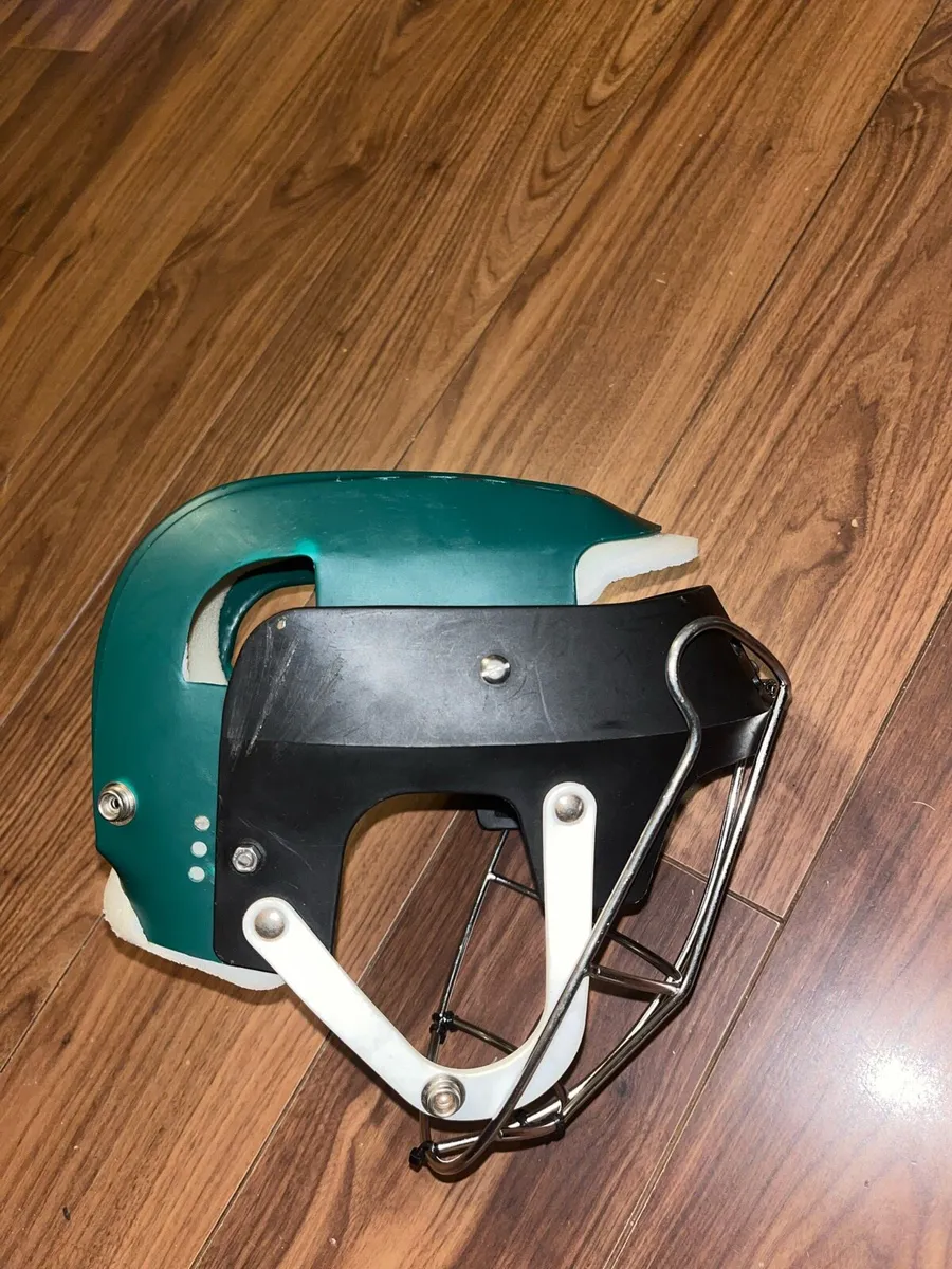 hurling helmet - Image 2