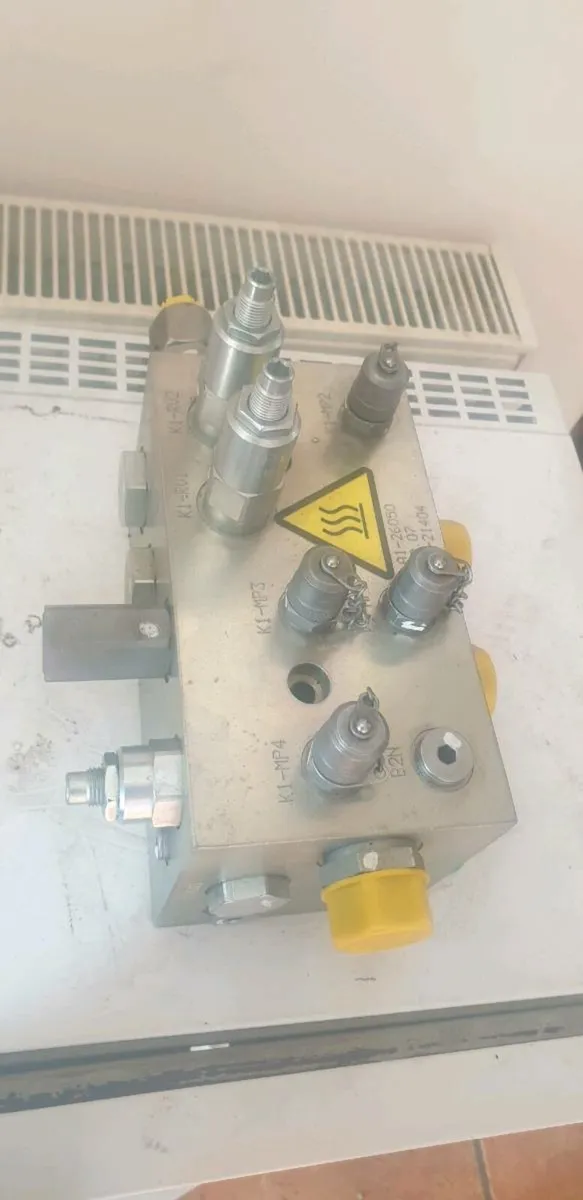 Hydraulic manifold block sandvik - Image 1