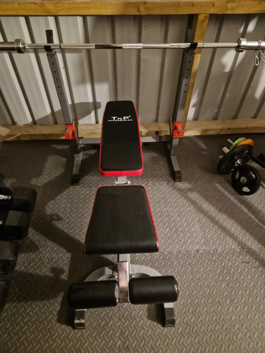 Gym bench / squat stand/20kg barbell - Image 3