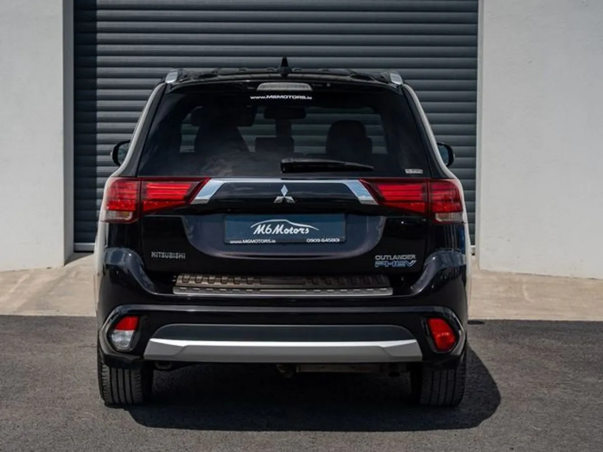Mitsubishi Outlander 2.0 4H Phev 200BHP 5DR Auto - Image 4