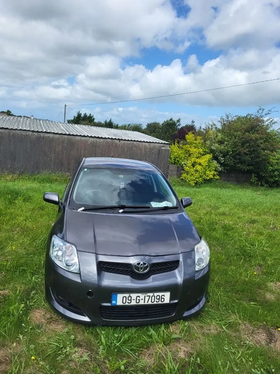 2009 Toyota Auris - Image 1