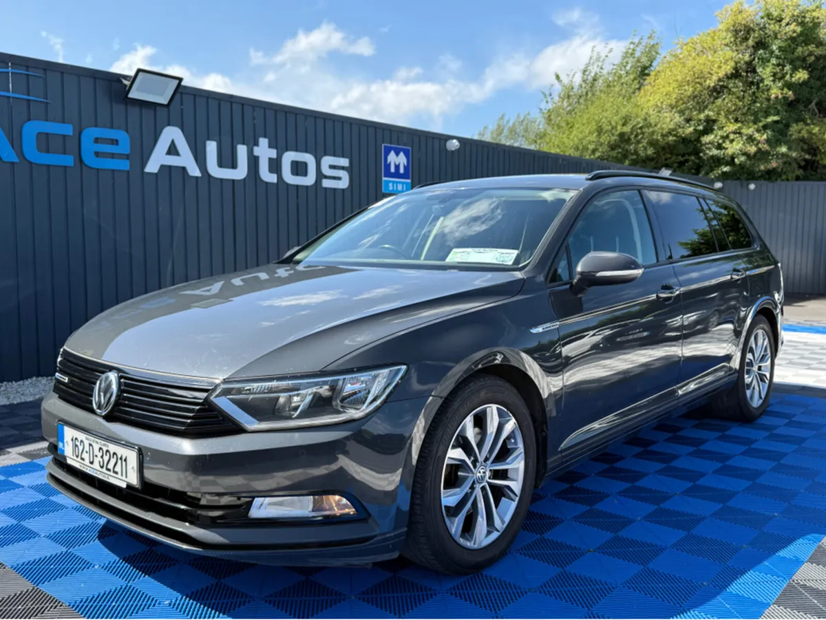 Volkswagen Passat BLUEMOTION - 2.0L DIESEL - MANUA - Image 2