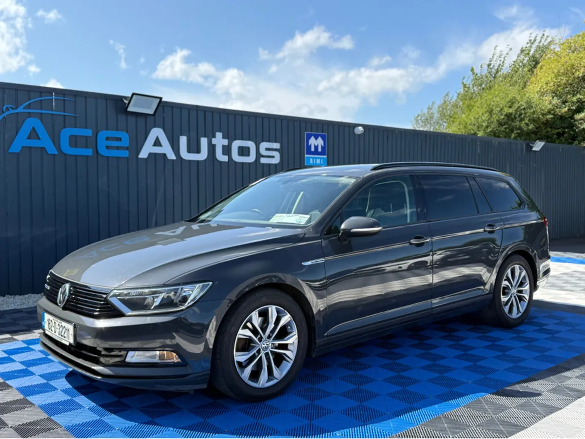 Volkswagen Passat BLUEMOTION - 2.0L DIESEL - MANUA - Image 3