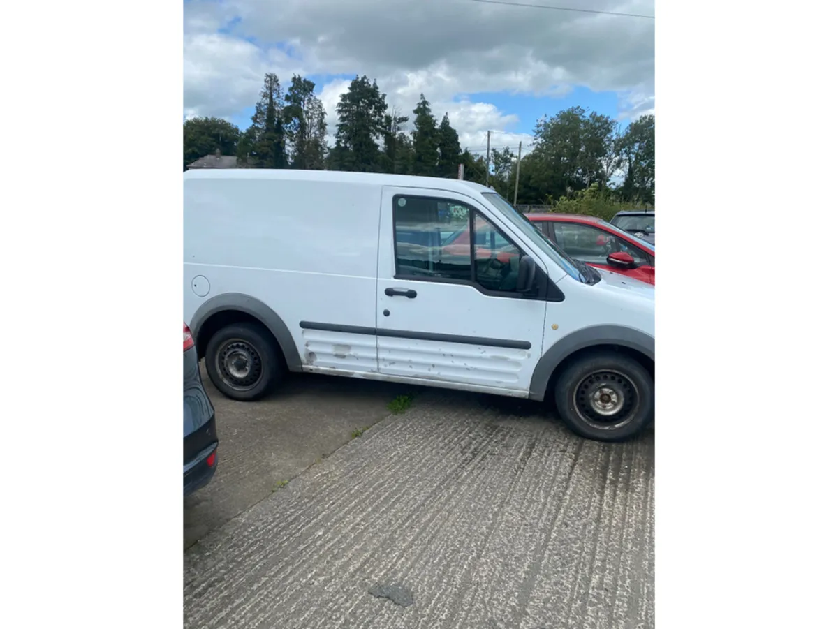 Ford Transit Connect SWB 1.8 TDCI 75PS 5DR - Image 2