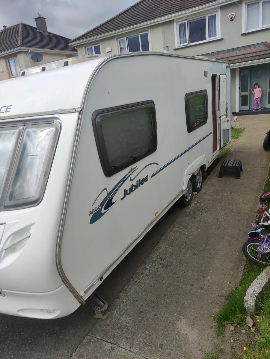 Caravan hire - Image 2