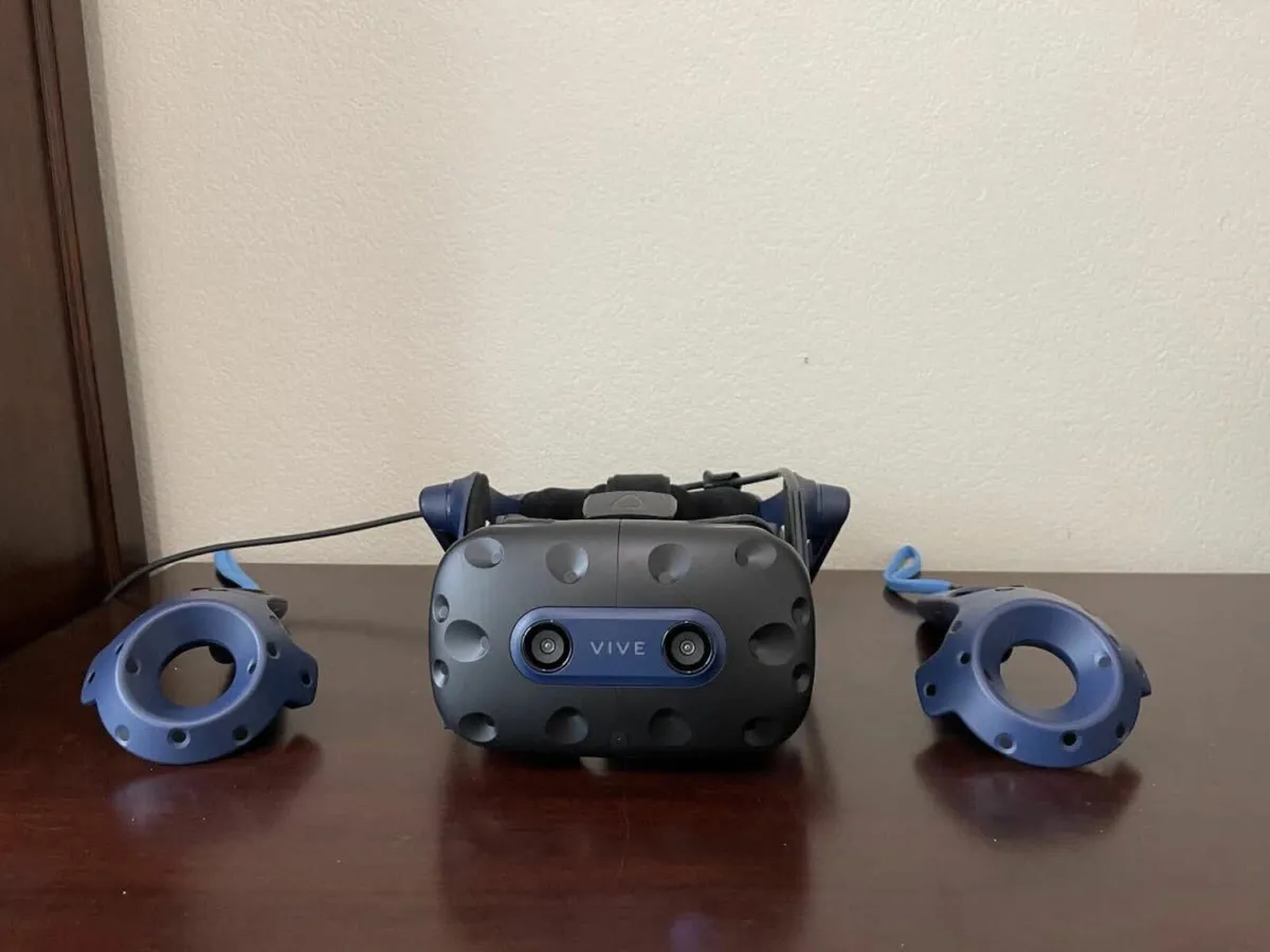 HTC Vive Pro 2 Full Kit - Image 1