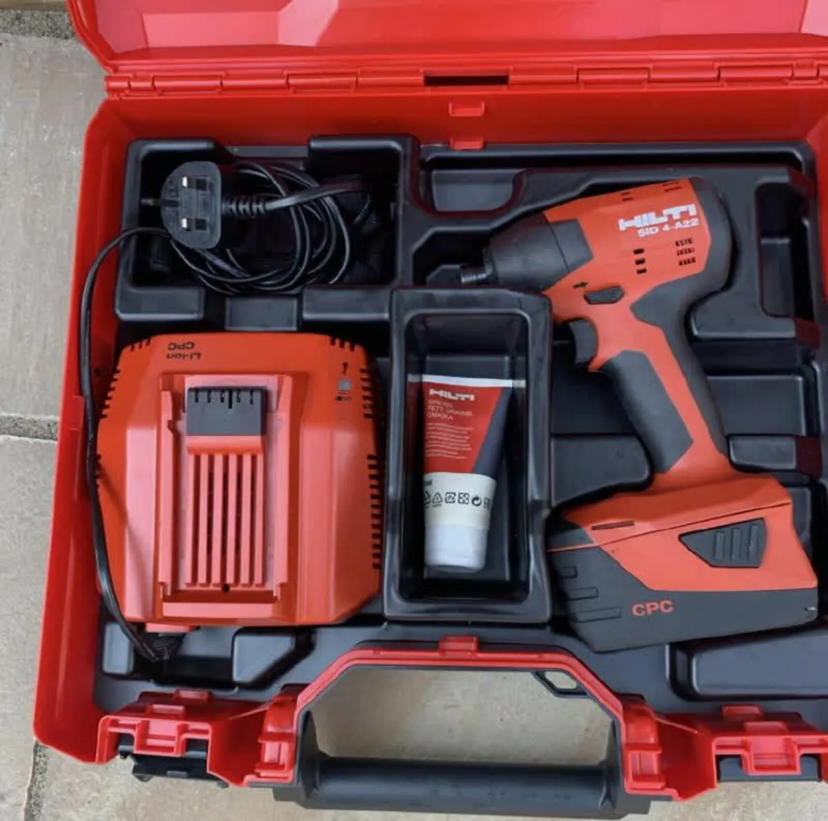 Hilti Sid 4-A22 Impact Driver Tool with Battery - Image 1