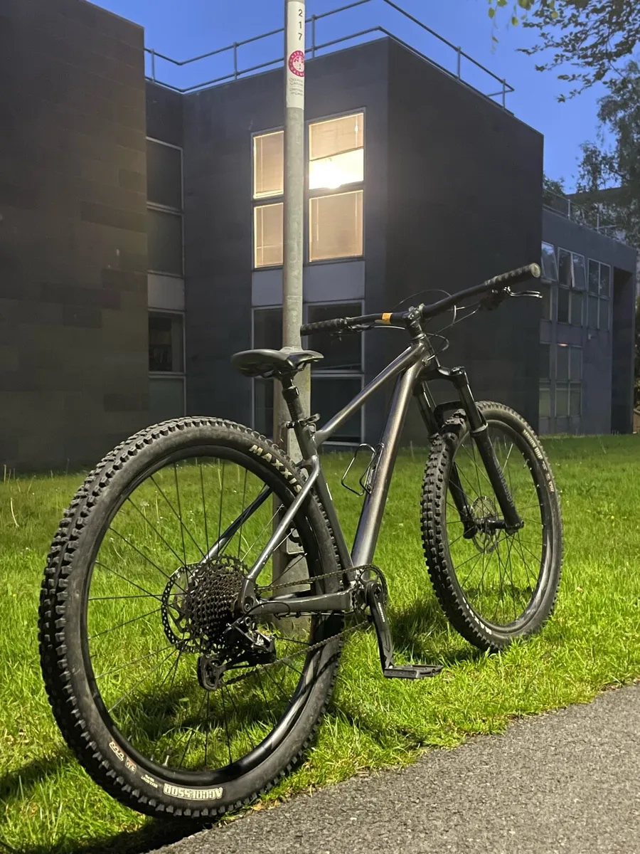 Giant fathom mountain bike - Image 1