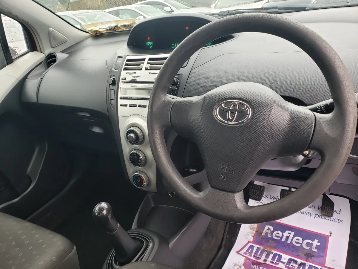 Toyota Yaris 2008 - Image 4