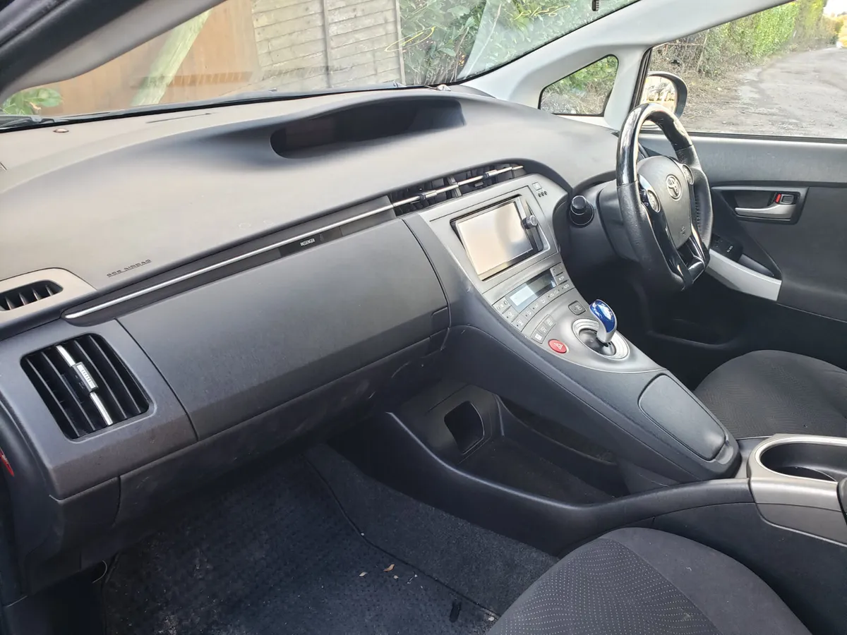 Toyota Prius 2013 - Image 3