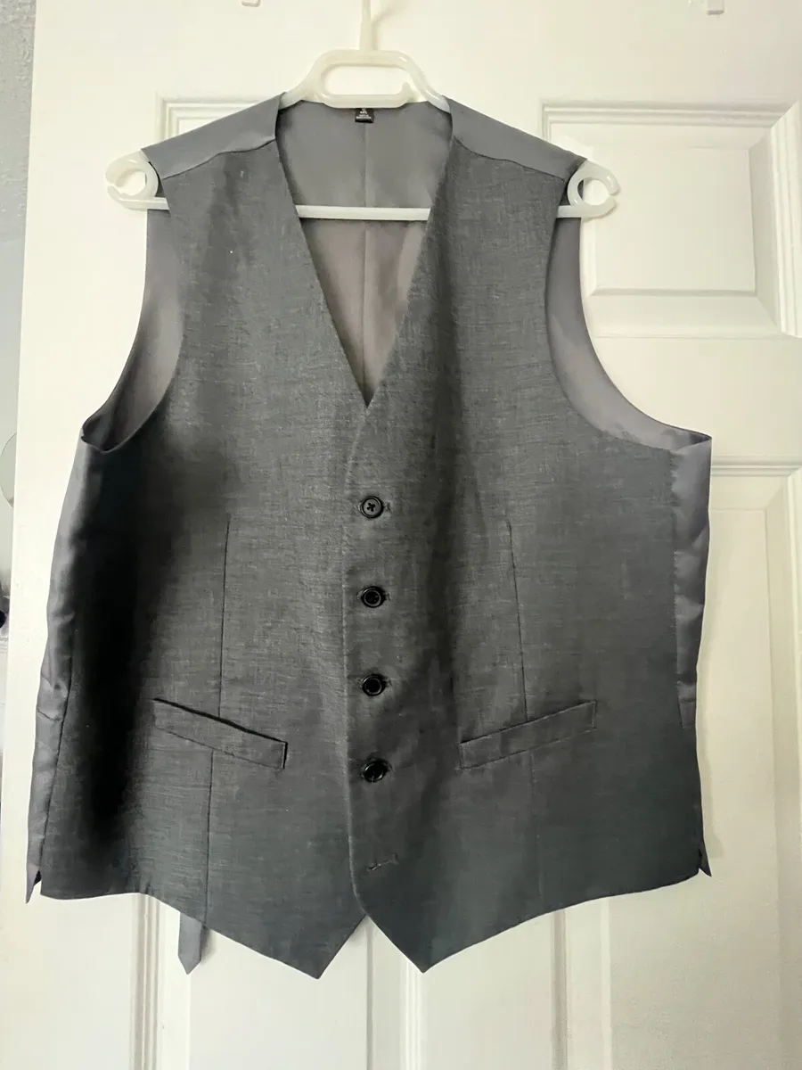 Man’s suit - Image 3