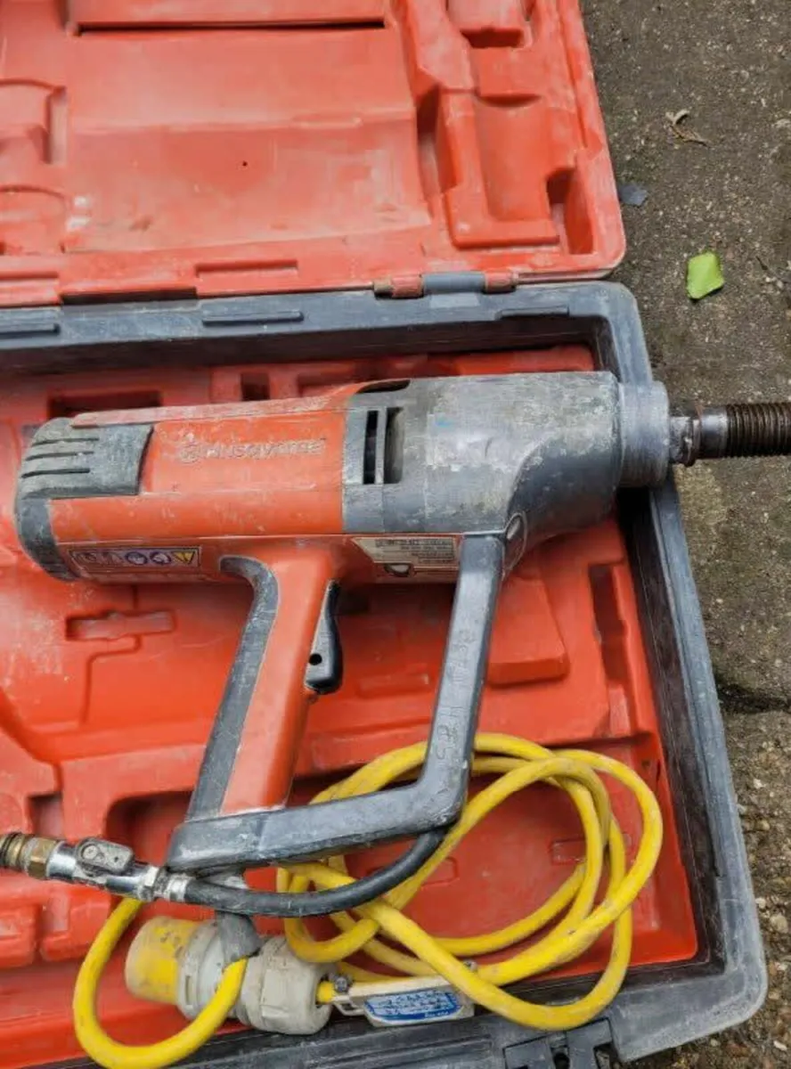 Husqvarna DM230 Electric Core Drill 110V - Image 2