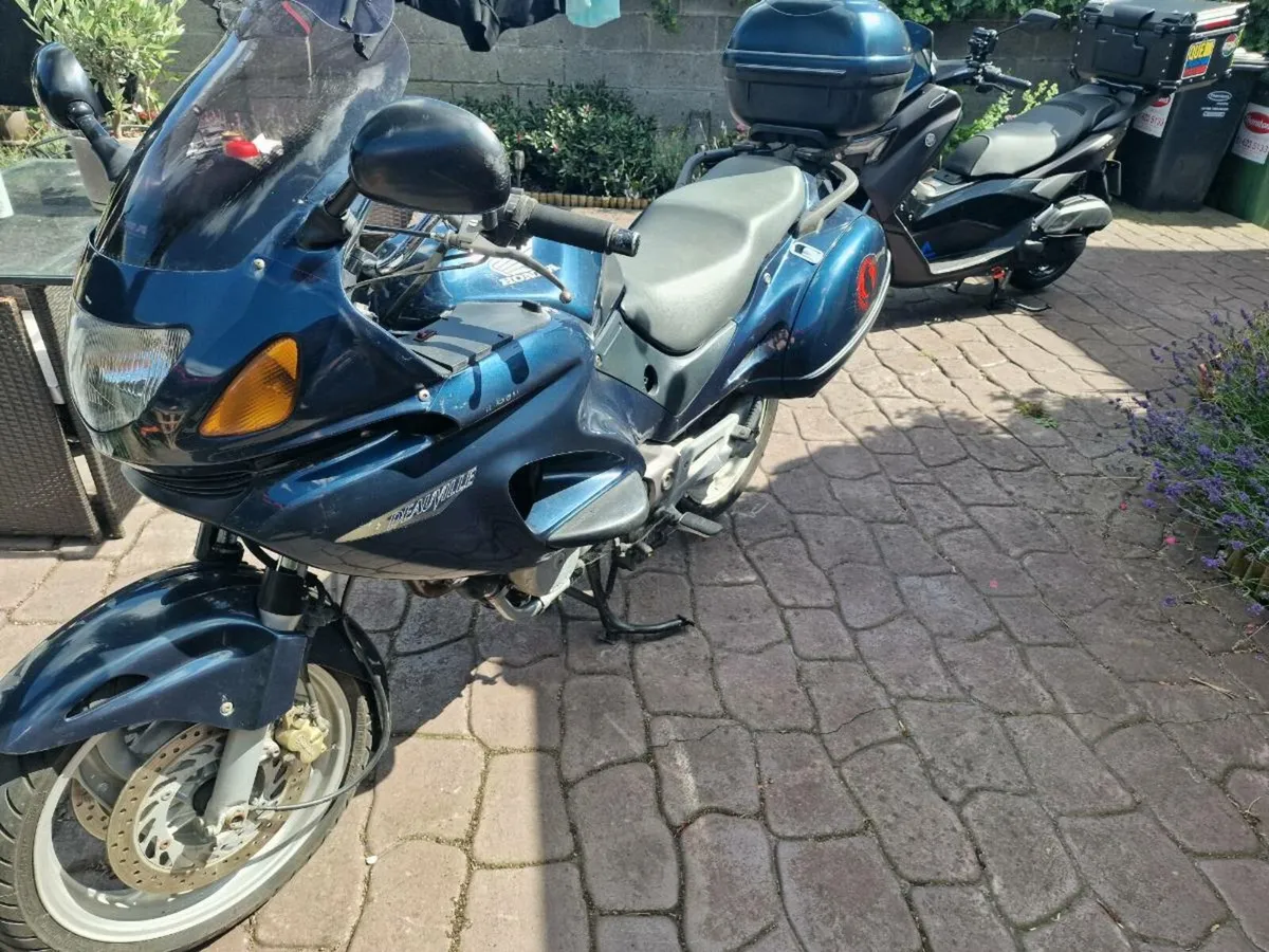 Honda NTV650 Deauville Tourer - Image 4