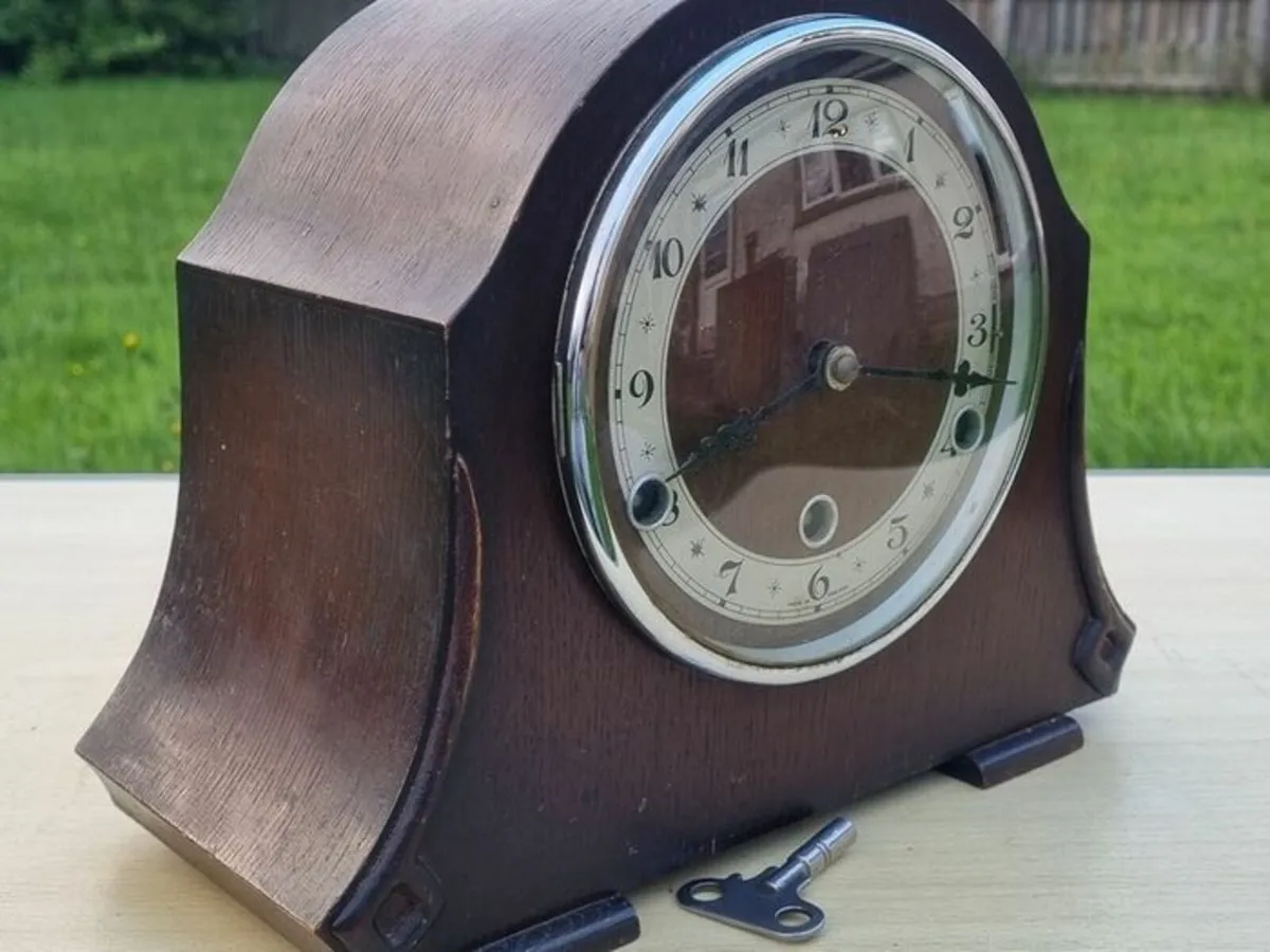 Vintage mantel clock - Image 1