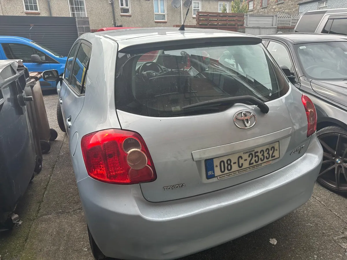 Automatic Toyota Auris 2008 - Image 3
