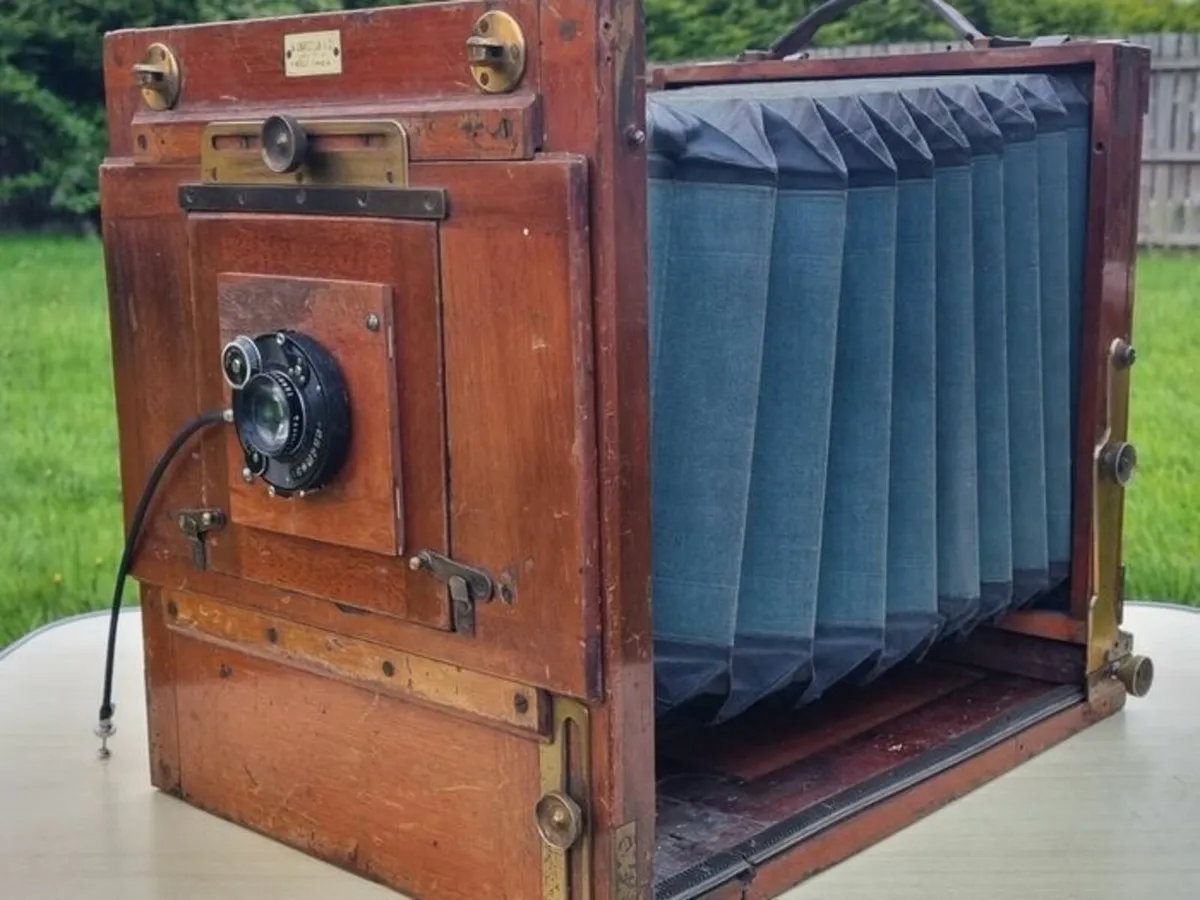 Contessa - Nettel wooden camera - Image 1