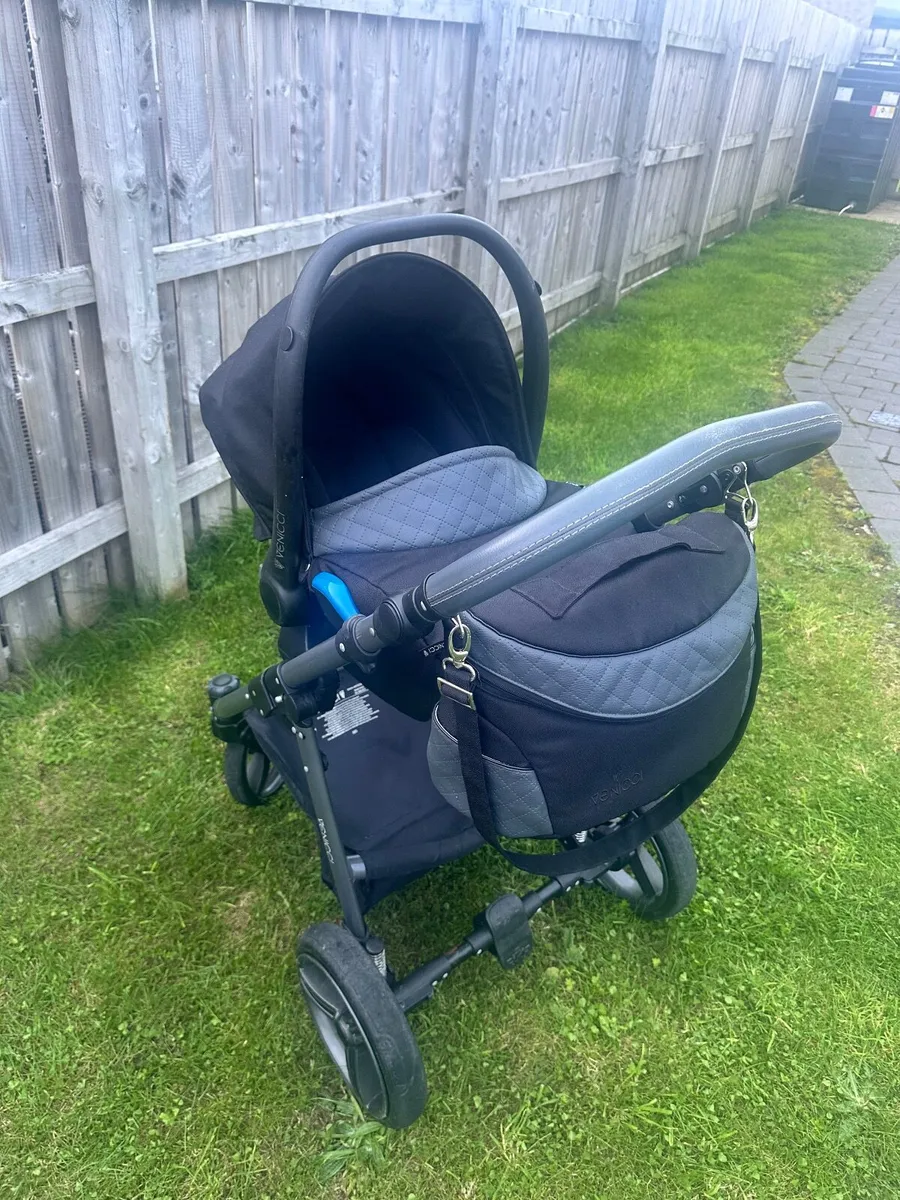 Childs 3 in 1 travel system - Image 3