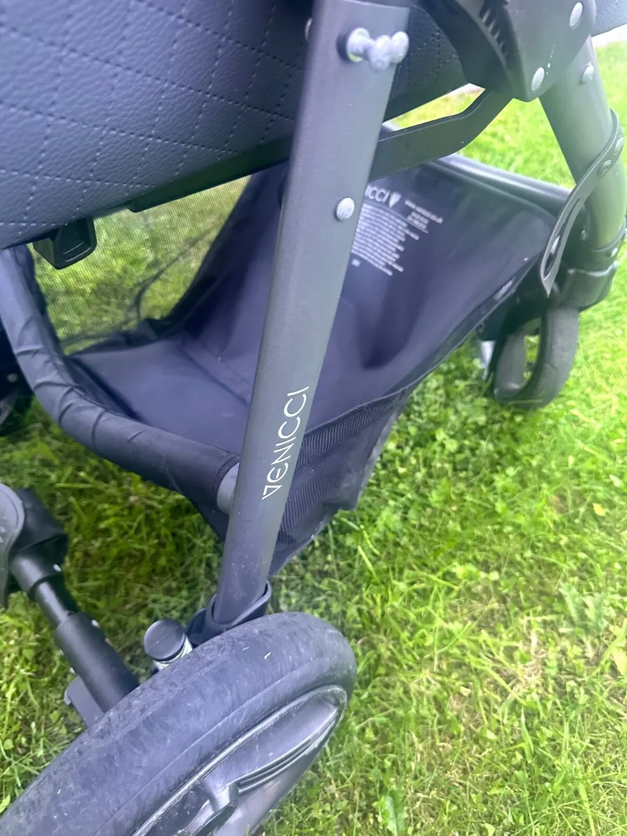 Childs 3 in 1 travel system - Image 4