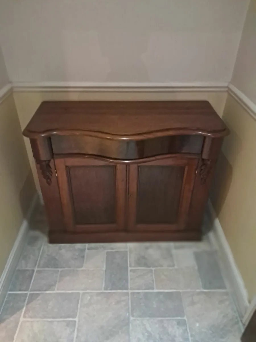 Cabinet - Image 2